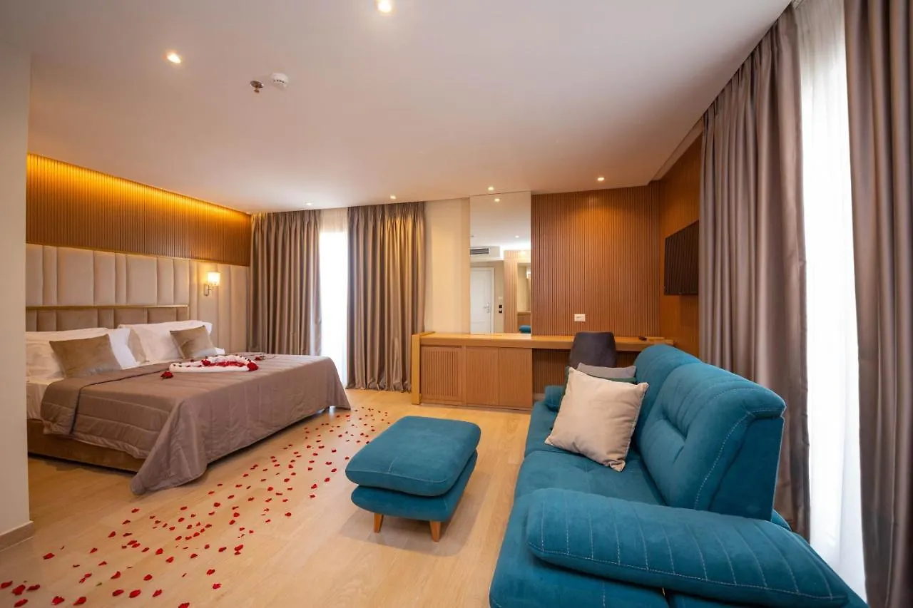 Merar Hotel Golem