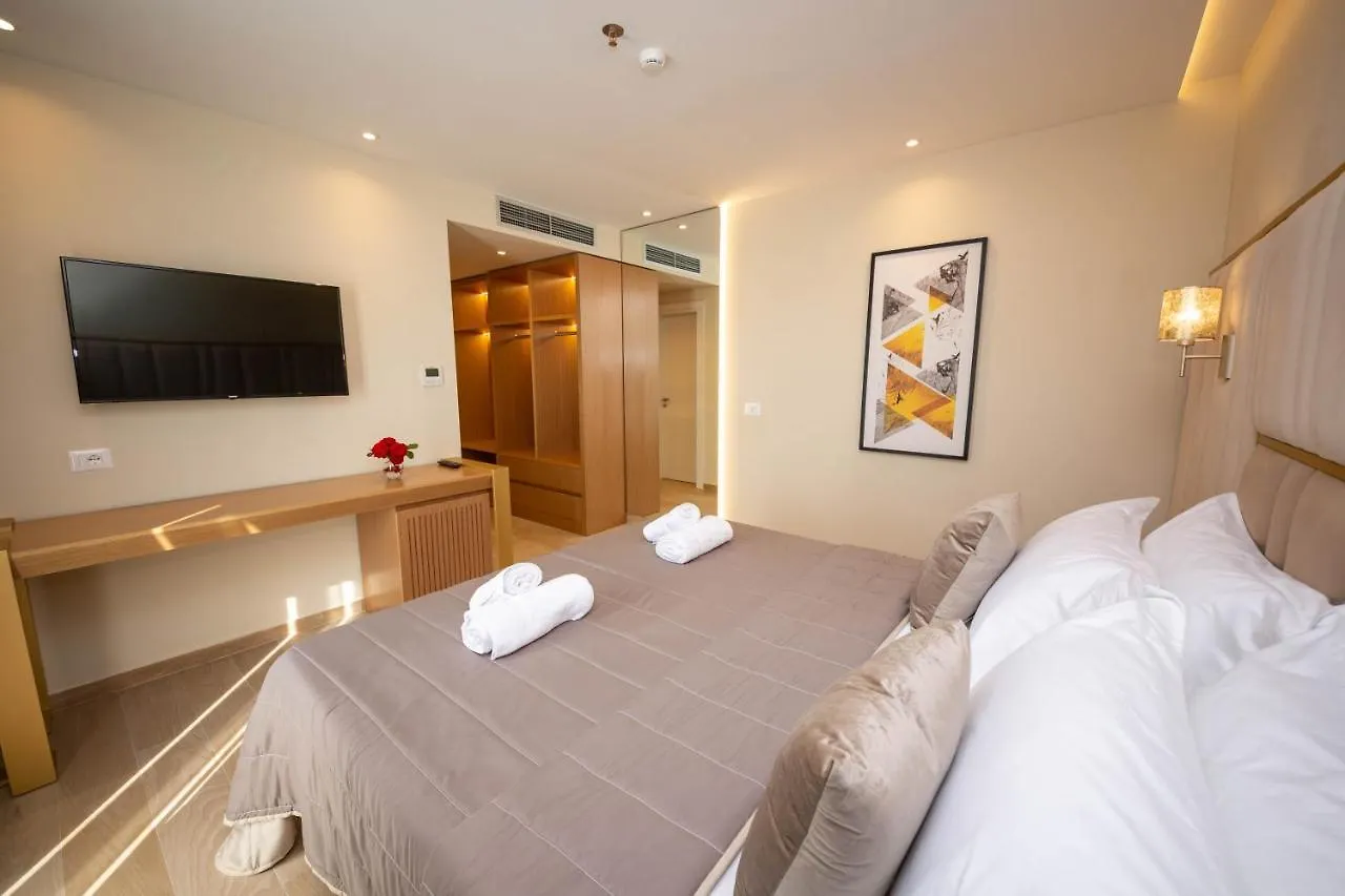 Merar Hotel Golem  Albanien