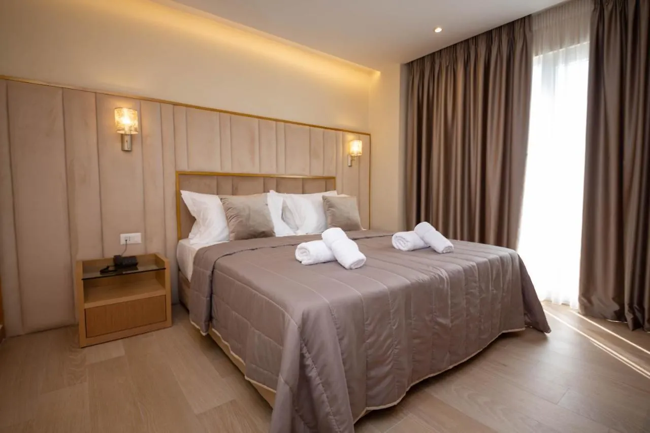 Merar Hotel Golem