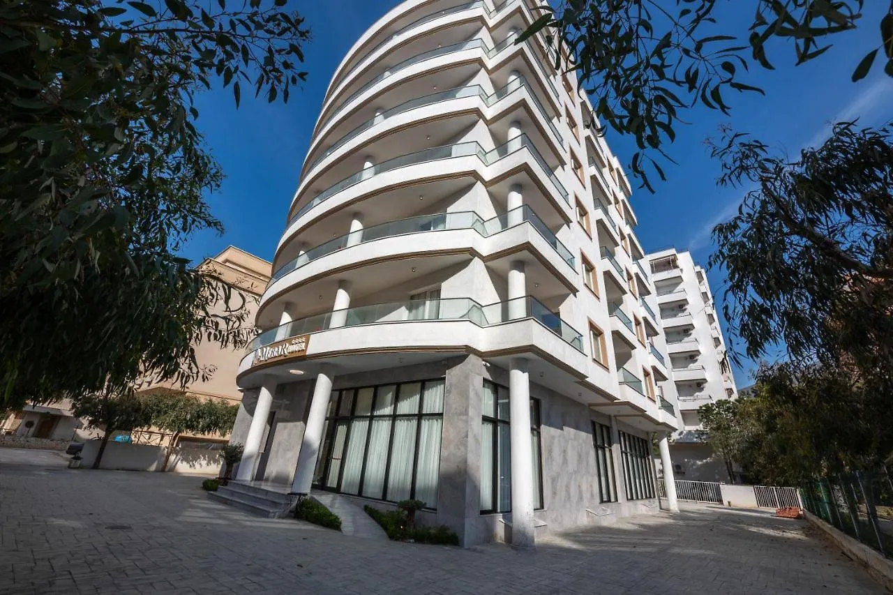 Merar Hotel Golem
