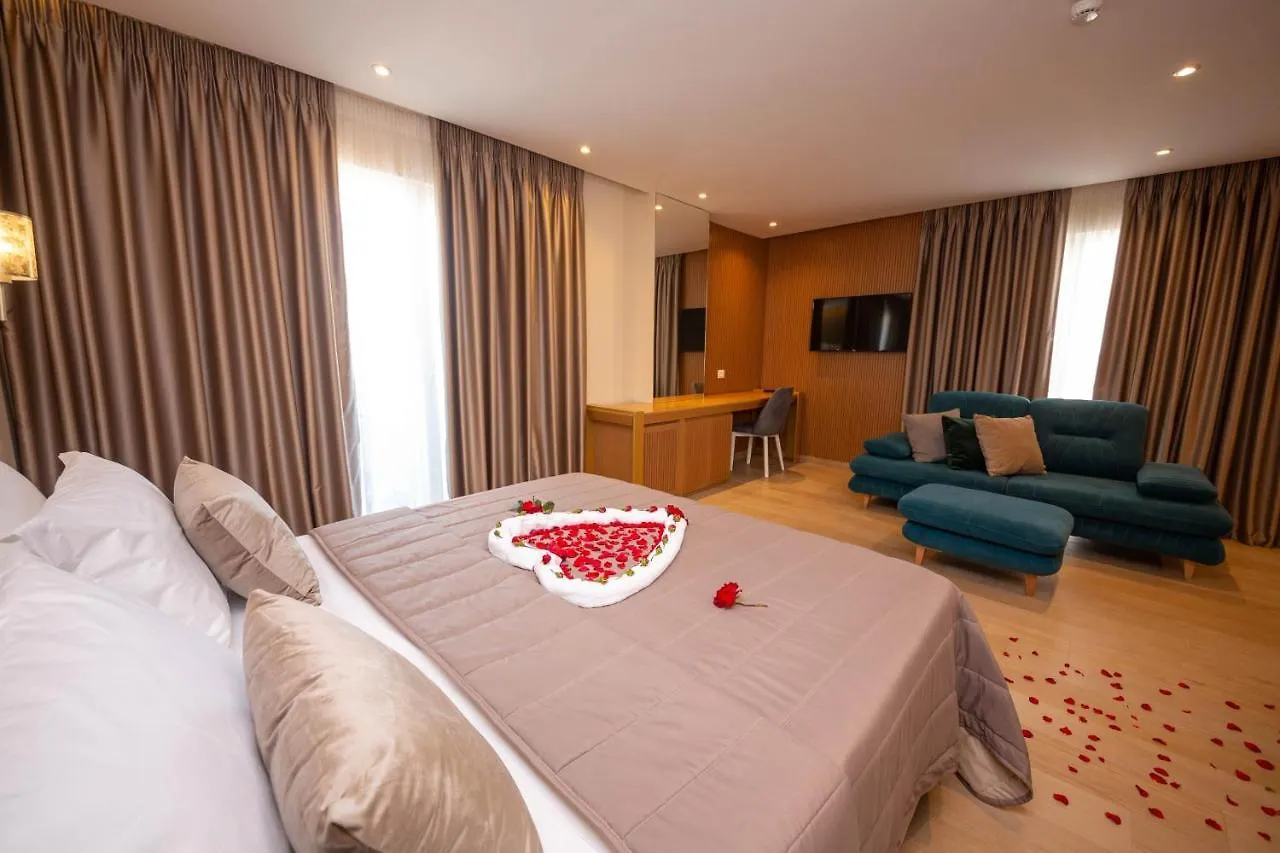 Merar Hotel Golem   Golem (Tirana)