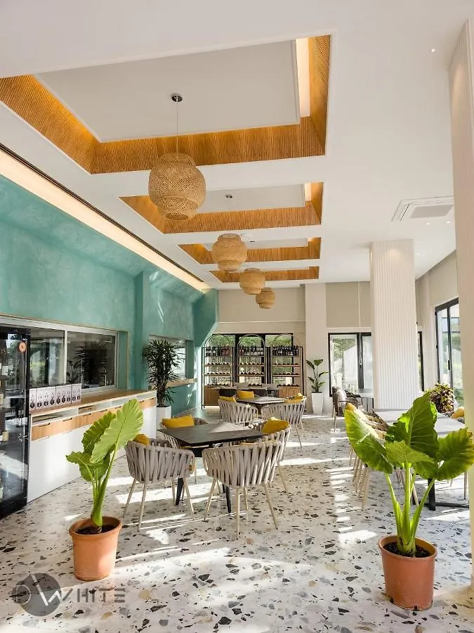 Merar Hotel Golem